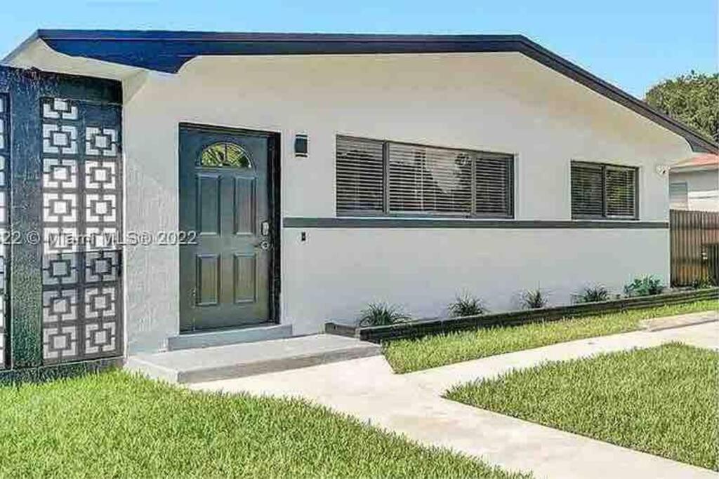 Newly Renovated/Near Sunny Isles Beach/Fre-Parking Διαμέρισμα North Miami Beach Εξωτερικό φωτογραφία